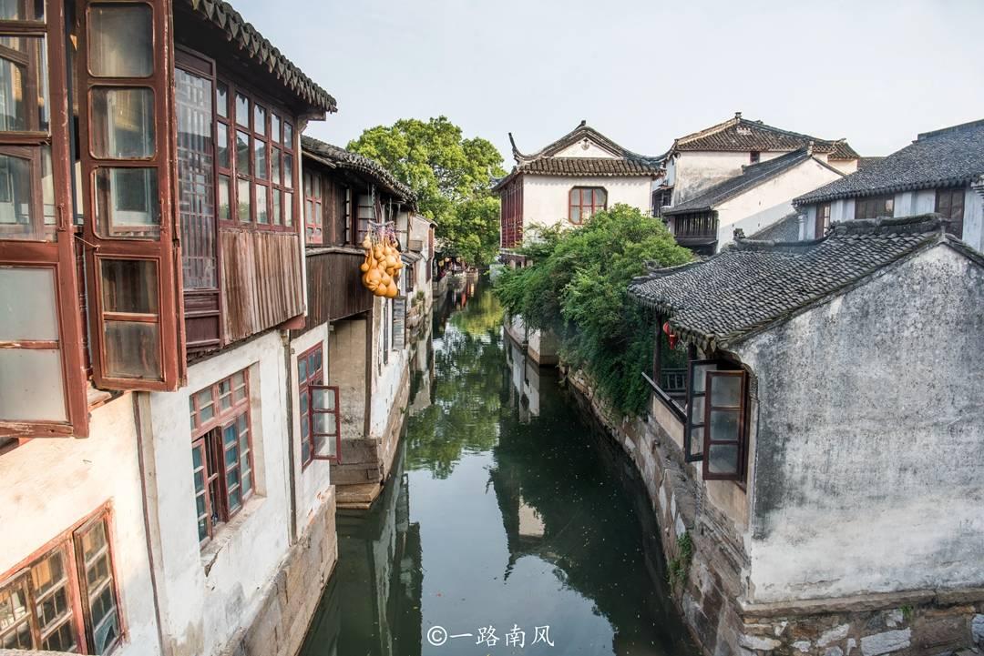 焦作发生一起烟花爆竹燃放操作不当意外事故，3人受伤